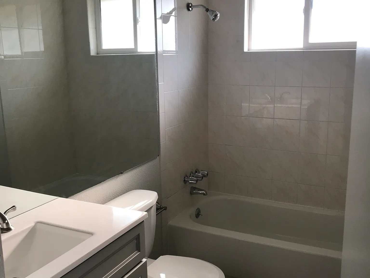 4 bed, 1800 sqft, $2,950 — Photo 2