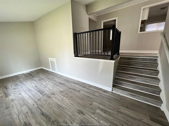 4th image of 580 Mill St