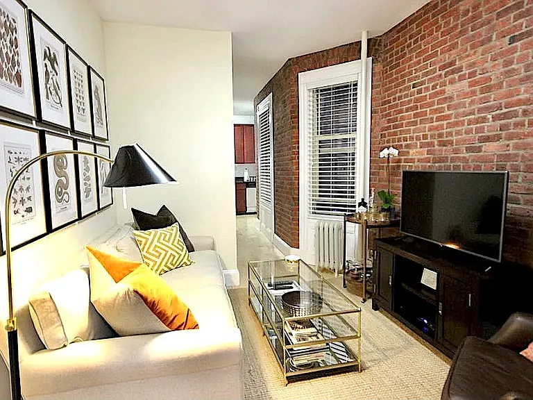 145 Waverly Pl #2E — Photo 4