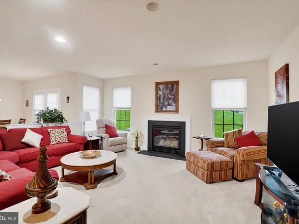 4 Hardy Ct, Lancaster, PA 17602