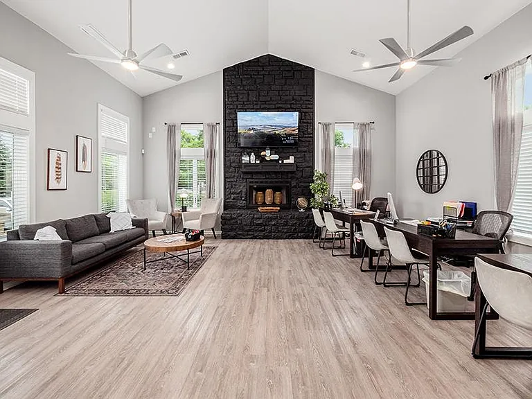 Leasing Office