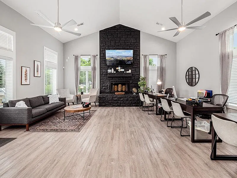 Leasing Office
