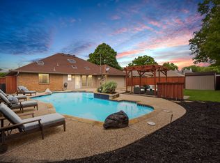 200 Sunny Crest Dr, Murphy, TX 75094