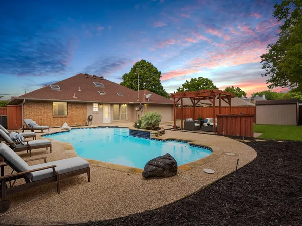 200 Sunny Crest Dr, Murphy, TX 75094