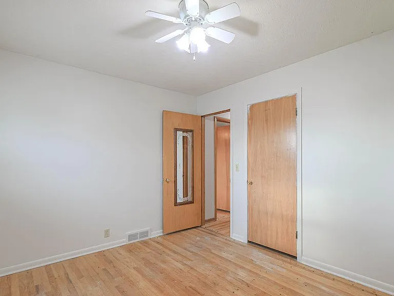8209 Hillside Dr — Photo 15