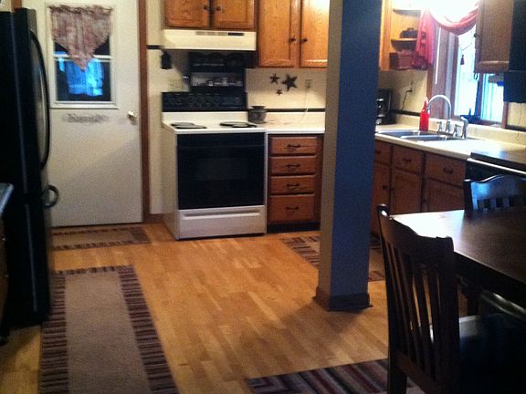 5th image of 302 Saginaw St