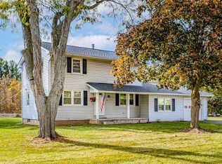 79 Crestview Dr, Brockport, NY 14420