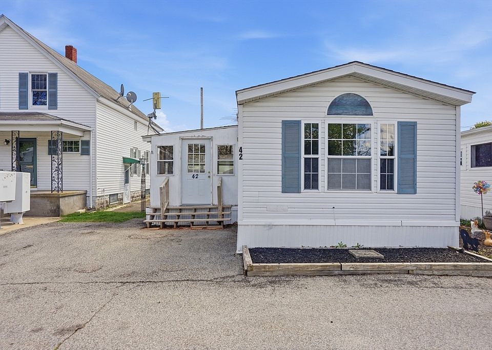 1st image of 548 Kenyon Ave #42