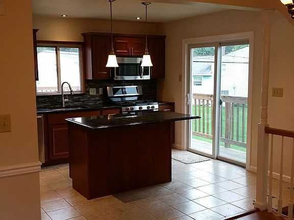 3rd image of 118 Village Green Ln #2