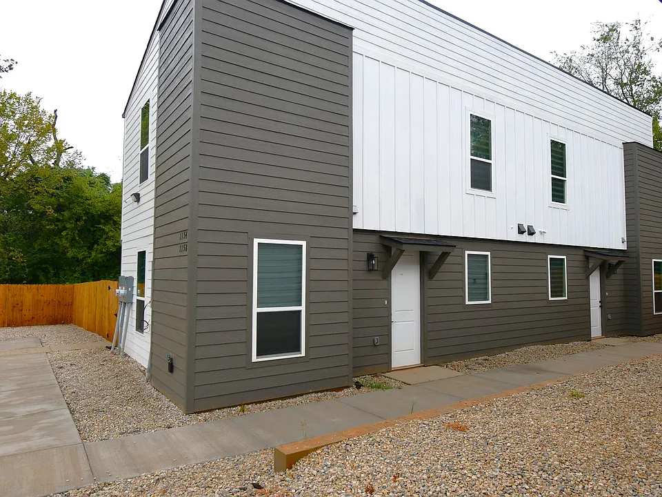 1158 E Earle St