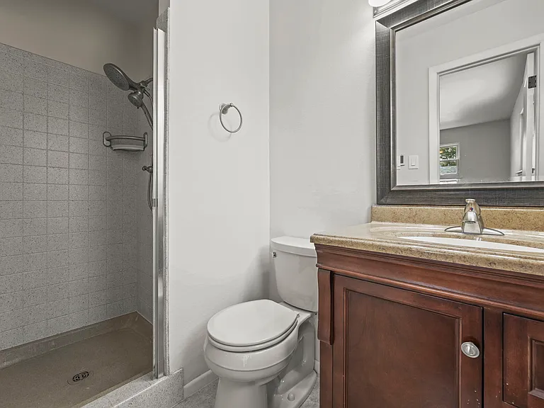 3018 Roche Dr N — Photo 17