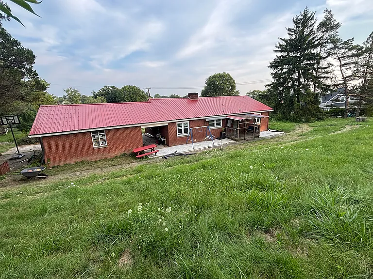 85 Patten Dr #1 — Photo 9