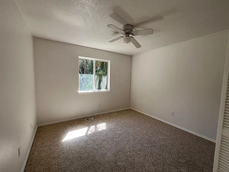 11917 W Lewisburg Ct — Photo 10