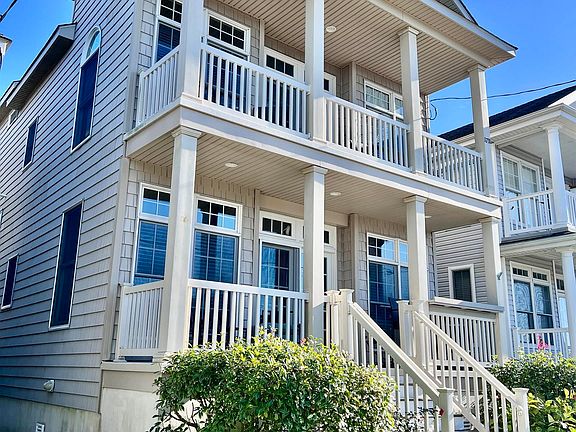 4th image of 1731 West Ave #2