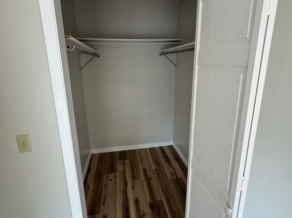 26 N Main St #B