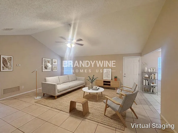 2549 Jessica Ln — Photo 3