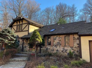 1145 Deer Trail Rd, Pocono Pines, PA 18350