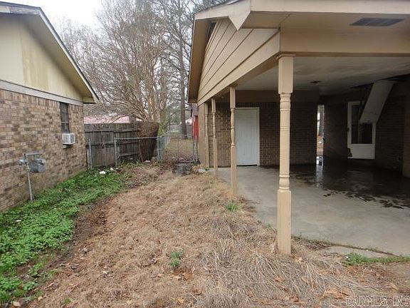 3rd image of 901 Village Dr