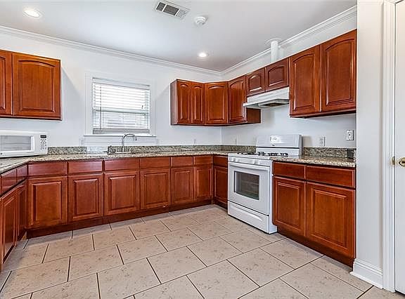 5th image of 3450 Clematis St