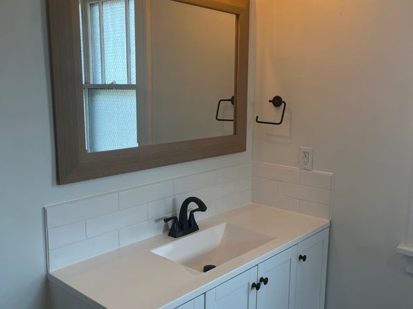 1115 W 17th St, Davenport, IA 52804