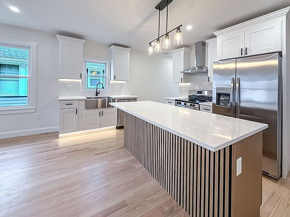 5th image of 23 Murray Hill Rd