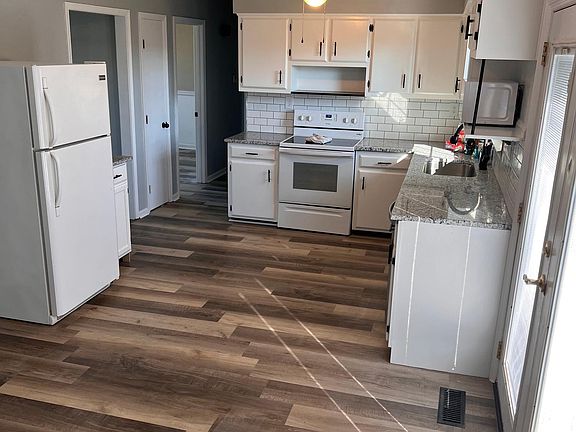 5th image of 407 Knobview Dr