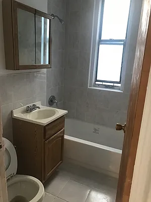 Rented by PMG Real Estate  | media 14