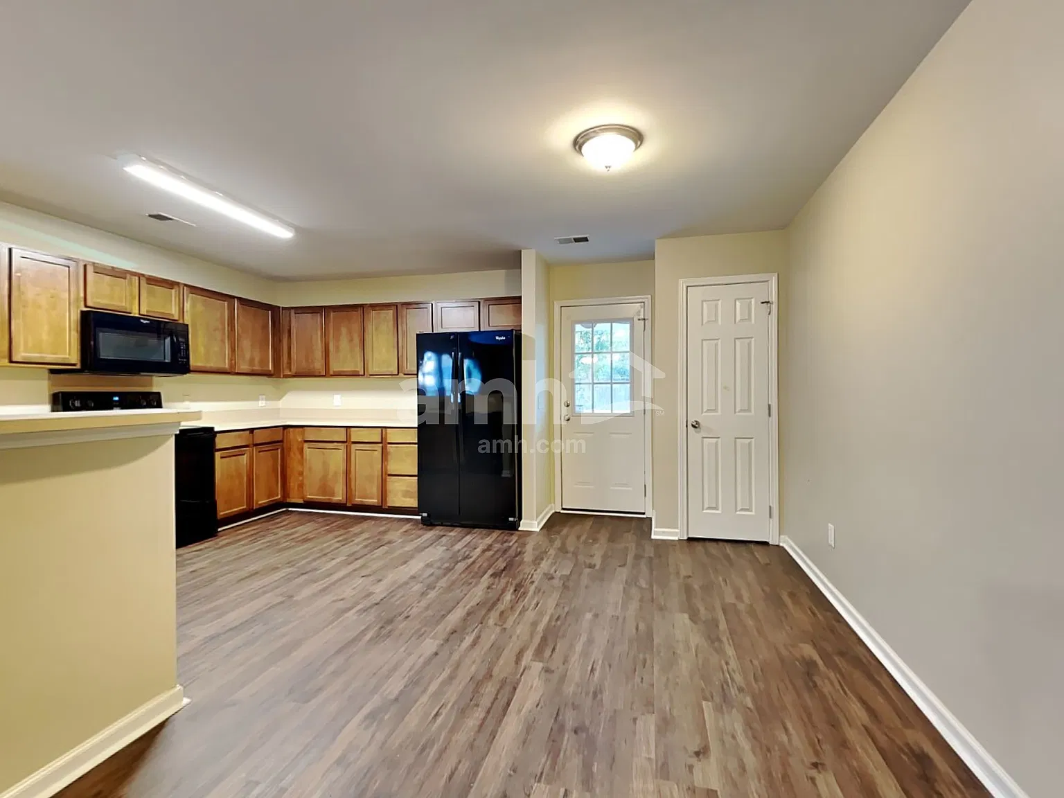 5 bed, 3.0 bath, 2315 sqft, $2,665 — Photo 4