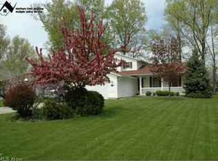844 Deer Run Dr, Amherst, OH 44001