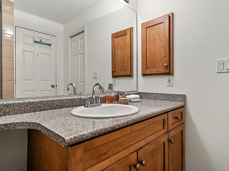60 24th Ave SW #207 — Photo 19
