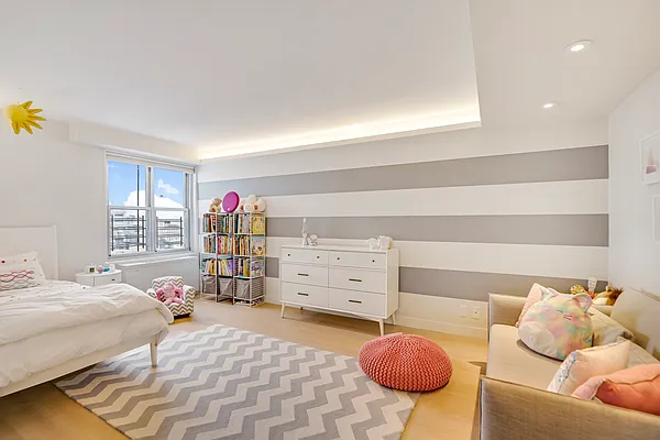 Sold by Compass | media 23