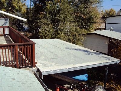 Covered carport w/off street parking &amp; HOA
