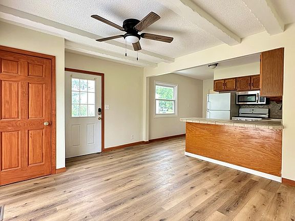 3rd image of 236 Avenue C