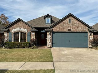 10741 Masters Cir, Jenks, OK 74037