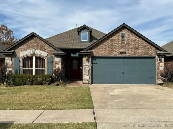 10741 Masters Cir, Jenks, OK 74037