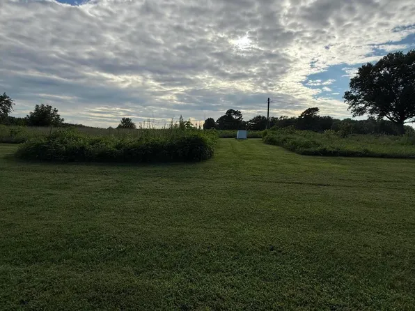 1365 Burnetts Chapel Rd, Farmington, KY 42040