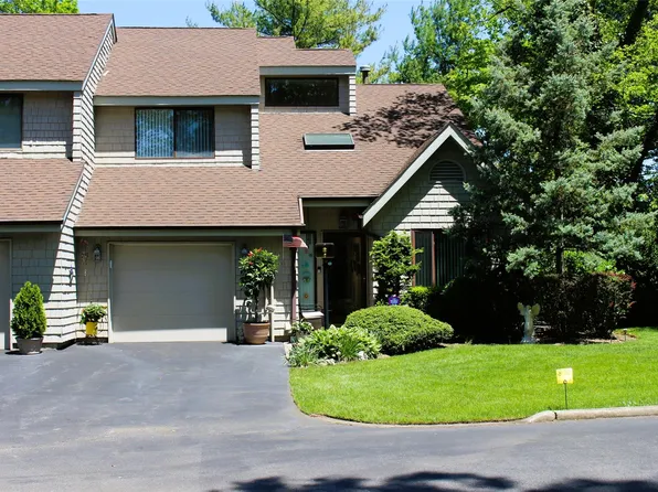 1 Rose Court, East Islip, NY 11730