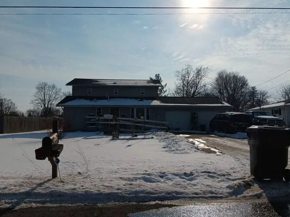 1938 James Ave, Owosso, MI 48867