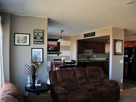 2nd image of 1320 Meadow Ln