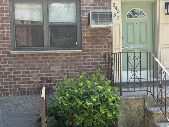 242-52 Horace Harding Expy #A, Little Neck, NY 11362