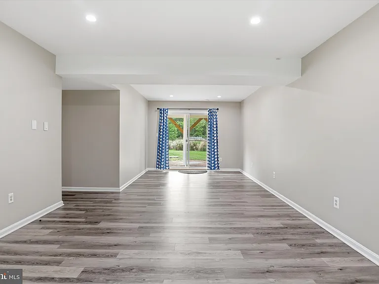 7264 Twilight Ct — Photo 32