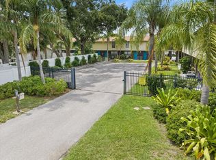 960 Highland St APT A2, Sarasota, FL 34234
