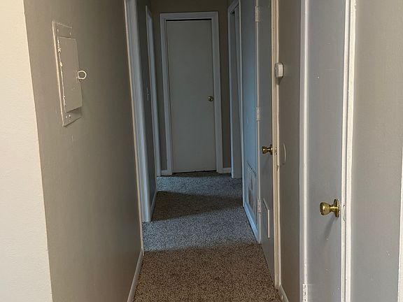 3rd image of 4423 Duxbury Ln APT 127