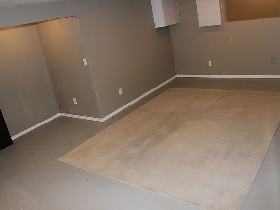 Living area in basement 