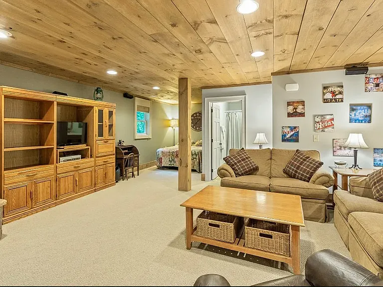 412 Dog Mountain Rd — Photo 6