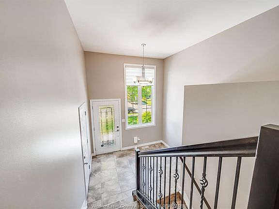 4th image of 11916 Boulder Cres