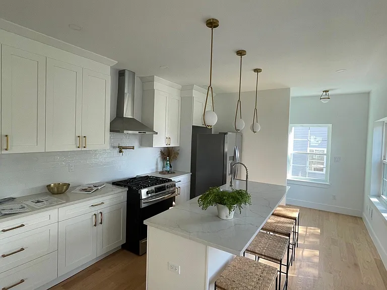 237 Boyden Ave — Photo 12
