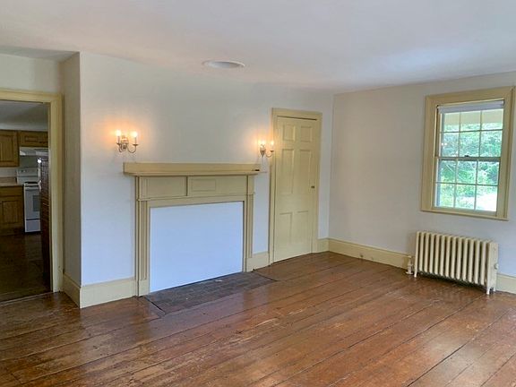 5th image of 663 Lexington Rd