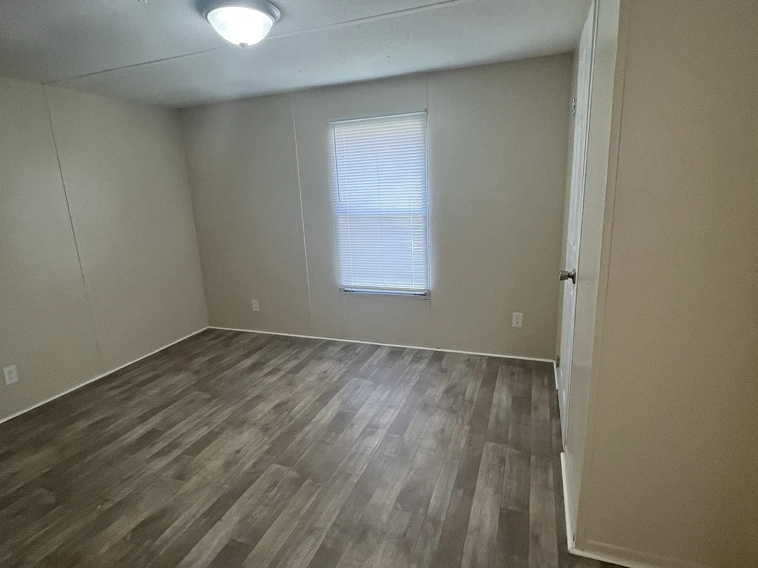 2 bed, $875 — Photo 2