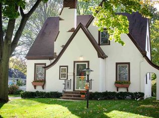 208 Saint Matthews St, Green Bay, WI 54301